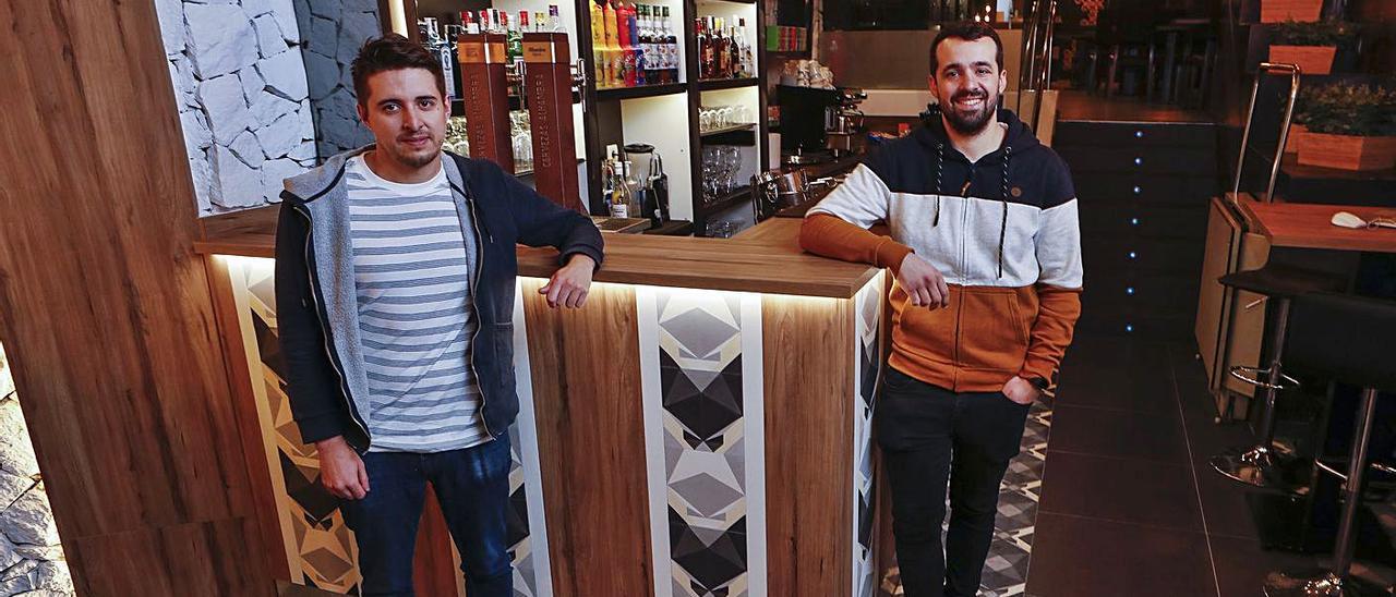 Sergio García y Manuel Acuña, los propietarios de IceWolf, nuevo restaurante en Plaza de Compostela