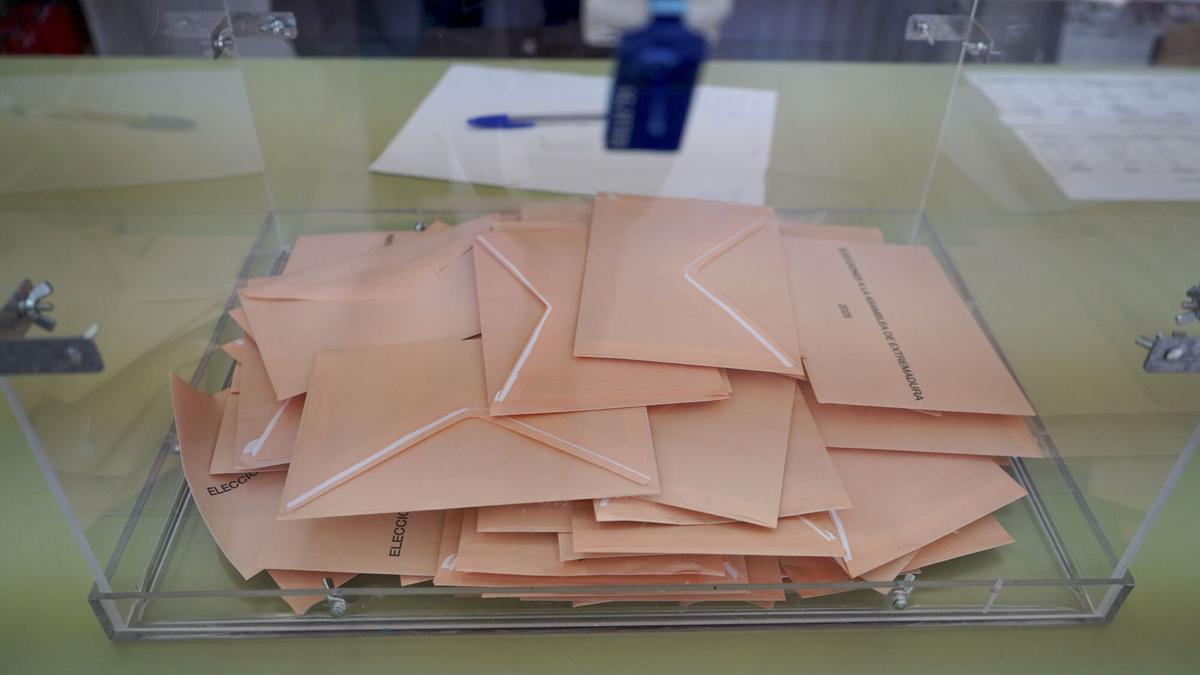 Las elecciones de Extremadura, en imágenes.