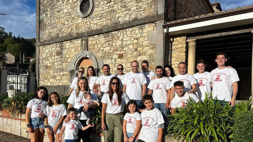 Cincuenta años "faciendo pueblu" en Solís: la comisión de festejos, "Corverana ejemplar" tras medio siglo de romería en familia