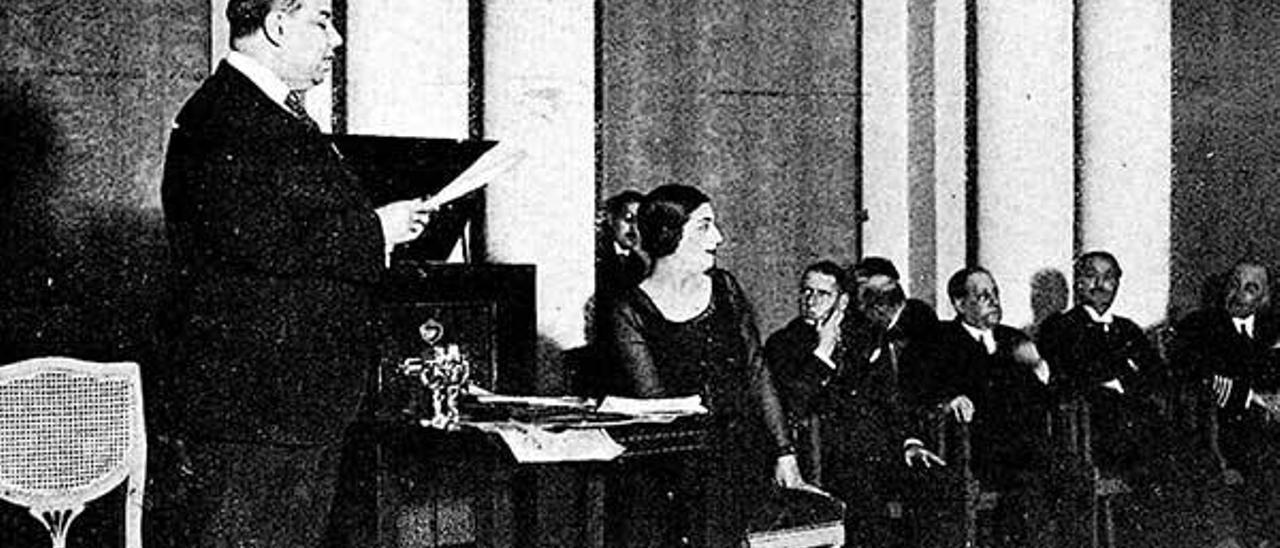 Antonio Ferro y Fernanda de Castro, recitando en el Casino de Vigo (&quot;Vida Gallega&quot;, marzo de 1933).