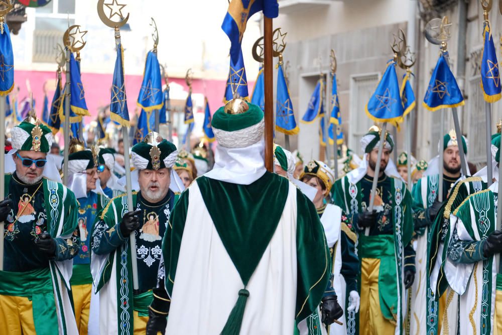 La Entrada y la Retreta abren los Moros y Cristianos de Sax