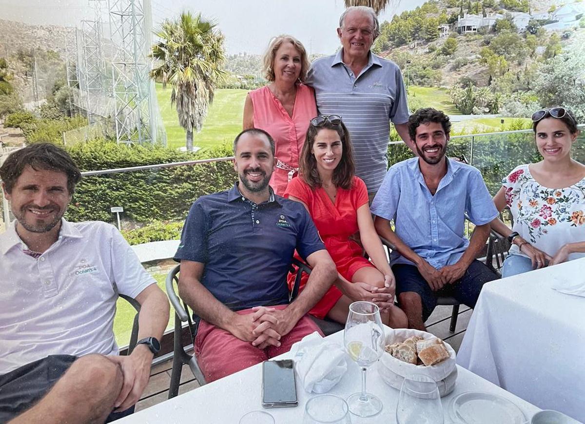El geriatra malagueño con Dori, su mujer y sus hijos Carlos, Alberto, Dori, José Luis y Leticia.