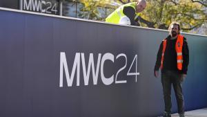 Aspecto de los preparativos para el MWC 2024 de Barcelona.