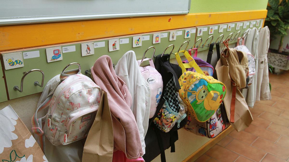Mochilas en una guardería, en imagen de archivo.