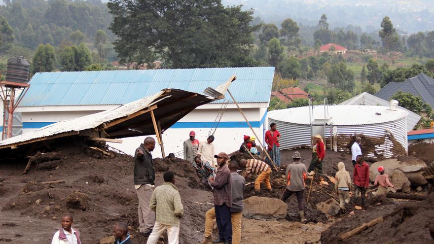 Un corrimiento de tierra en Uganda deja al menos 18 muertos