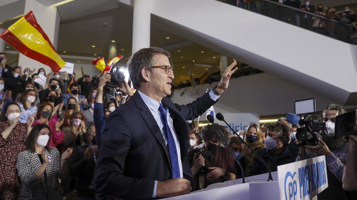 El presidente de la Xunta de Galicia, Alberto Núñez Feijóo, a su llegada a la sede nacional del PP.