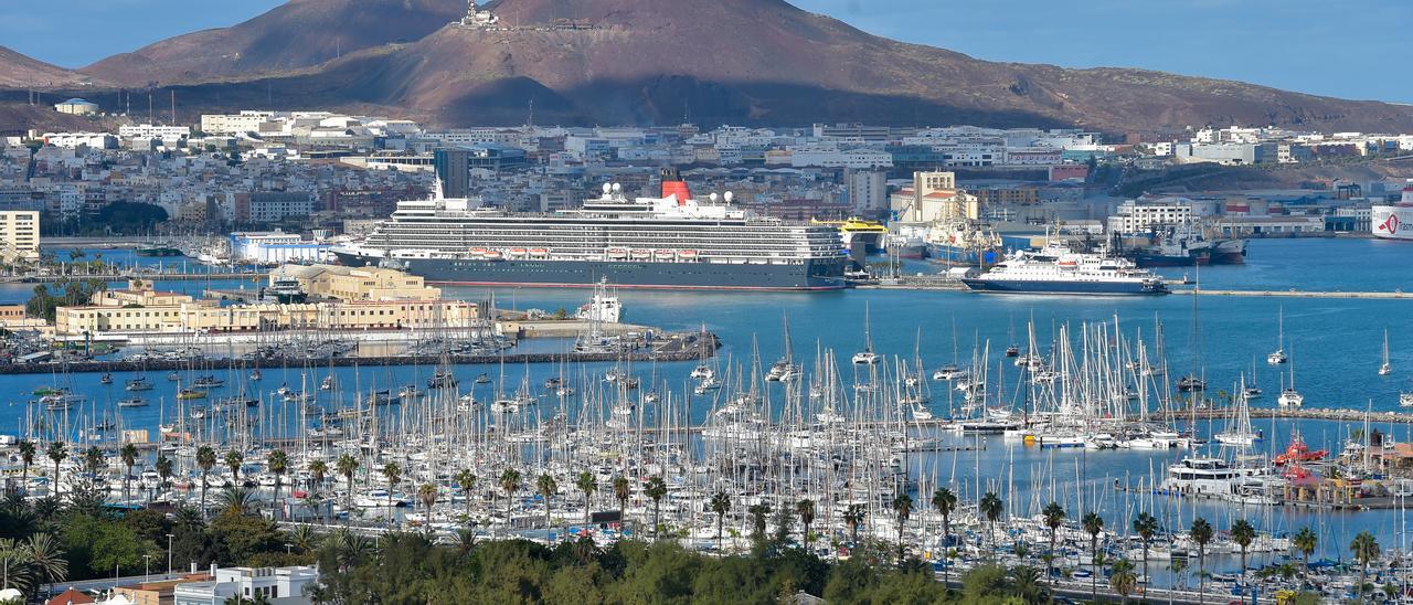 El Queen Elizabeth, atracado en el Puerto de Las Palmas el pasado mes de noviembre.