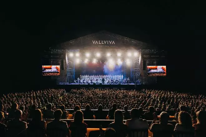 Les imatges de la Simfònica de Cobla i Corda de Catalunya al festival Vallviva