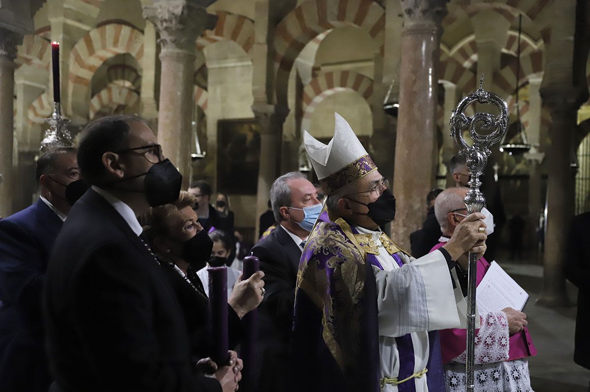 El Vía Crucis de las cofradías vuelve a la calle presidido por Jesús del Calvario