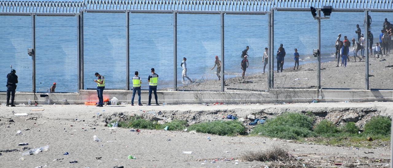 Valla entre Ceuta y Marruecos