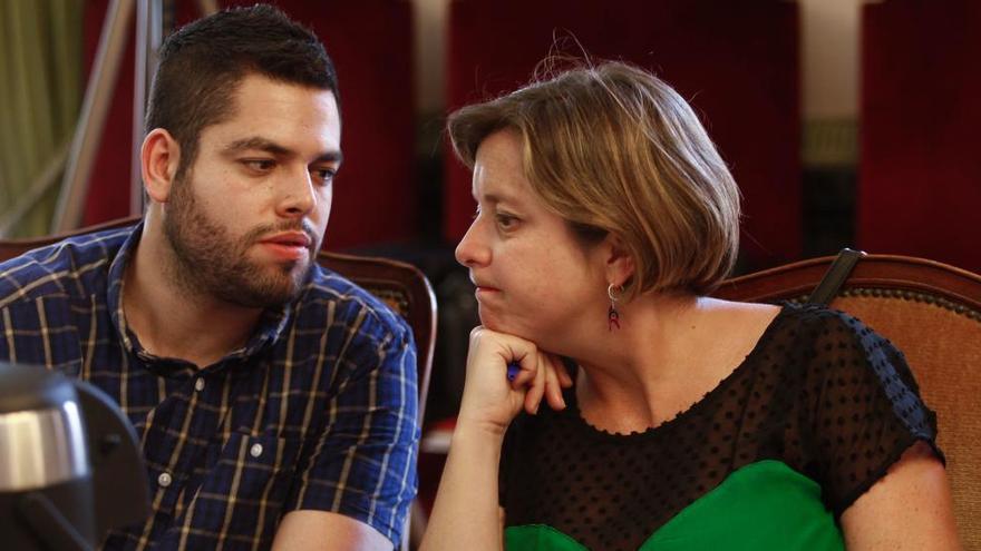 Rubén Rosón y Ana Taboada en el pleno del Ayuntamiento.