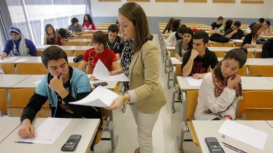 Uno de cada cinco estudiantes pasa la ESO con alguna materia suspendida