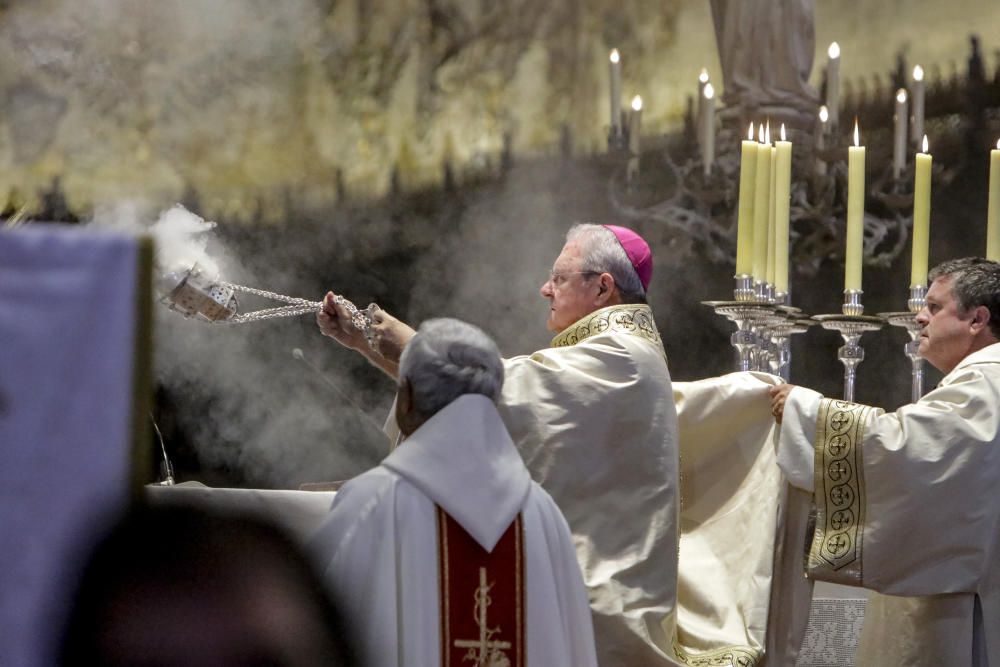 Salinas se despide de Mallorca con una misa en la catedral