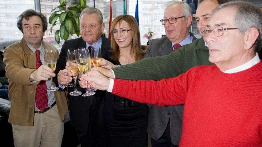 Castrillón dedicará una plaza al primer alcalde de la democracia