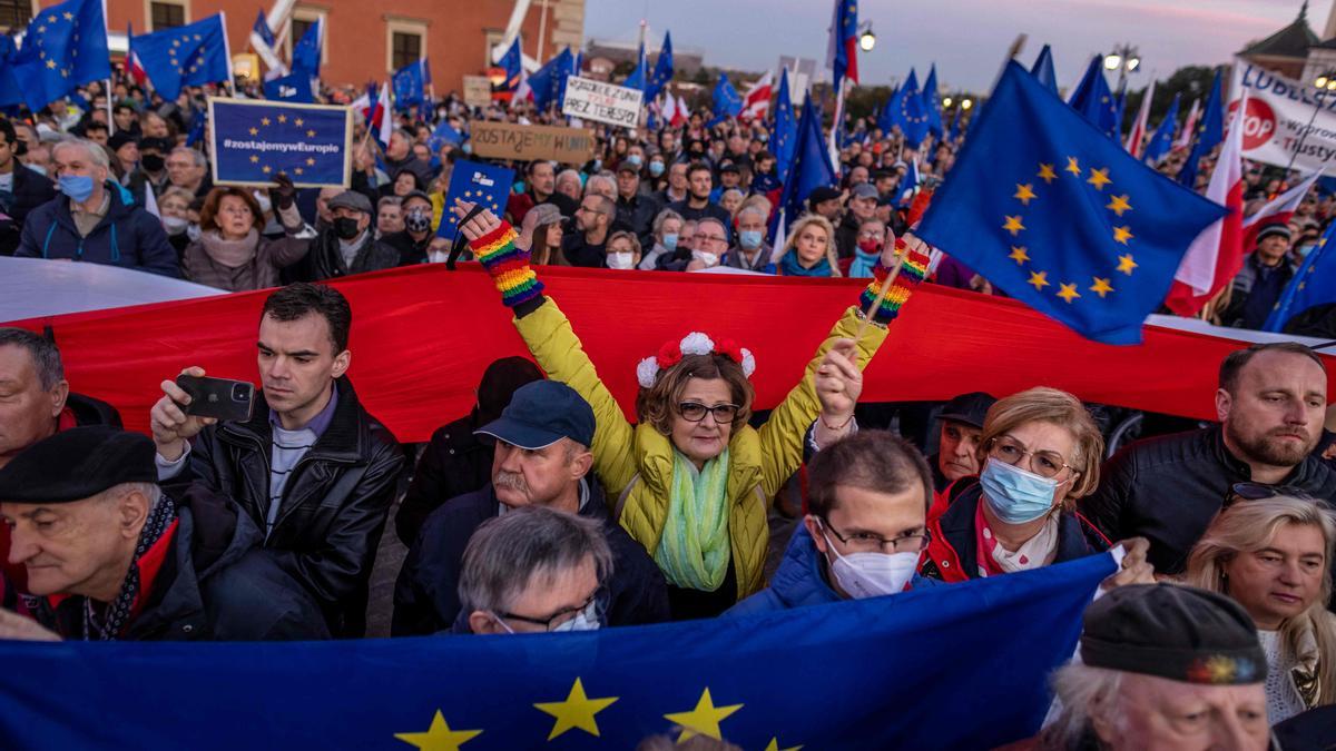 Protesta europeísta en Varsovia contra las políticas del Gobierno de Polonia.