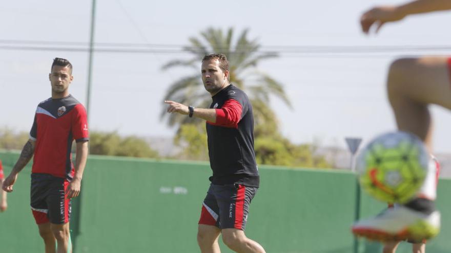 Rubén Baraja, esta mañana, en el entrenamiento matinal