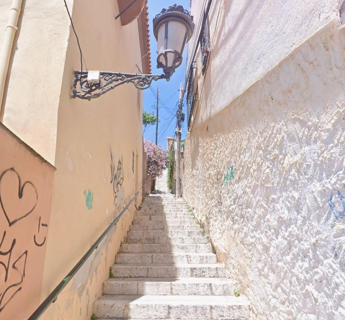 Otra vista de la calle Ragunda, la 'de la escalerilla', en Pedregalejo.