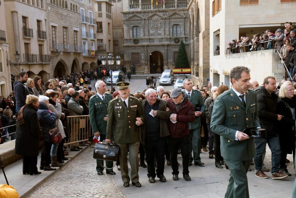 Multitudinaria despedida a los guardias civiles asesinados en Teruel