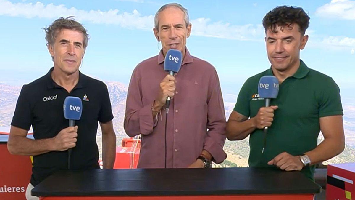 Perico Delgado y Carlos de Andrés, en la transmisión de la Vuelta en TVE.