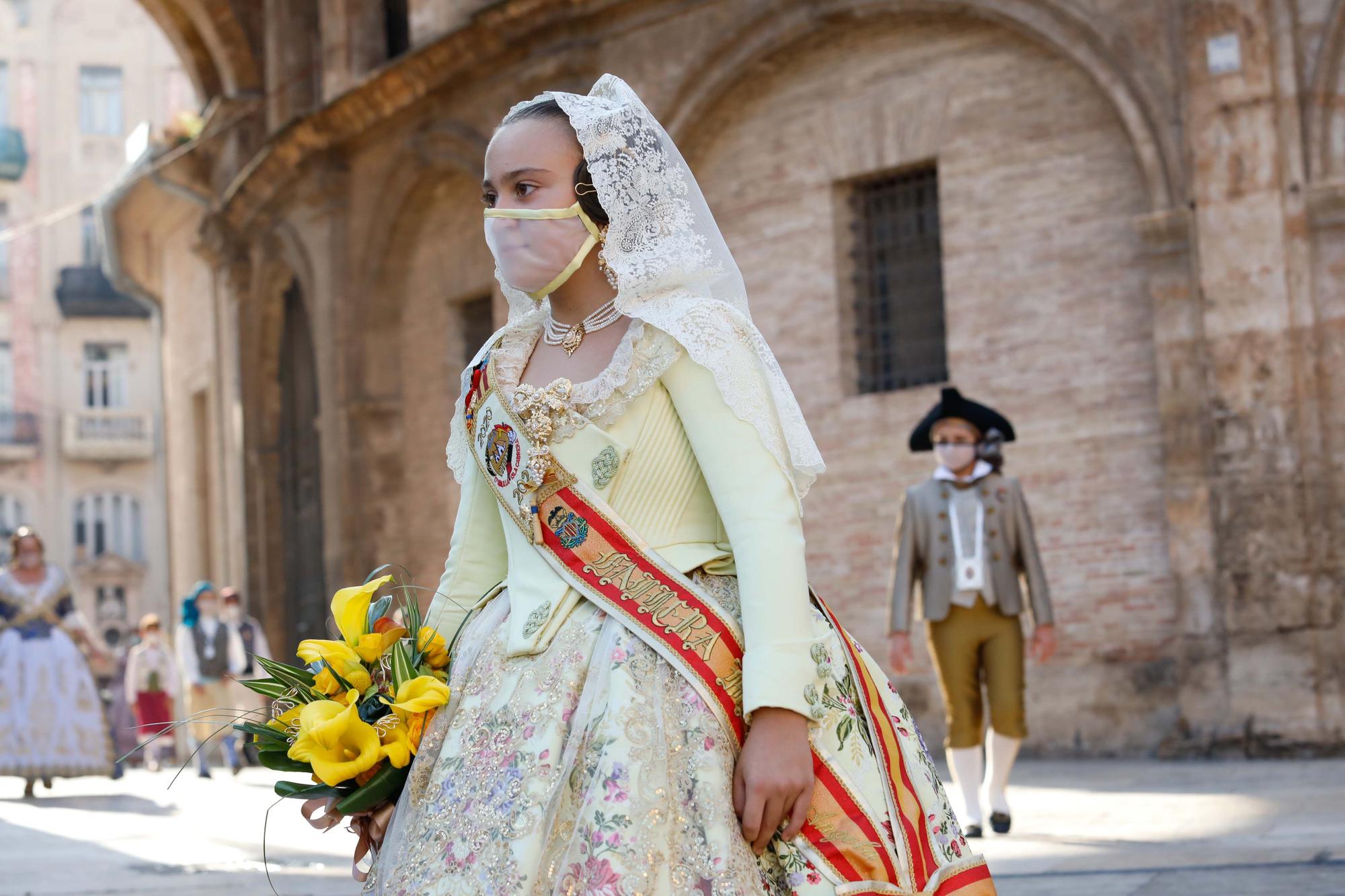 Búscate en el segundo día de Ofrenda por las calles del Mar y Avellanas entre las 9:00 y 10:00 horas