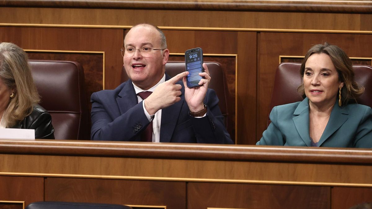 Archivo - El portavoz del PP en el Congreso, Miguel Tellado, durante una sesión de control, en el Congreso de los Diputados, a 12 de febrero de 2025, en Madrid (España).