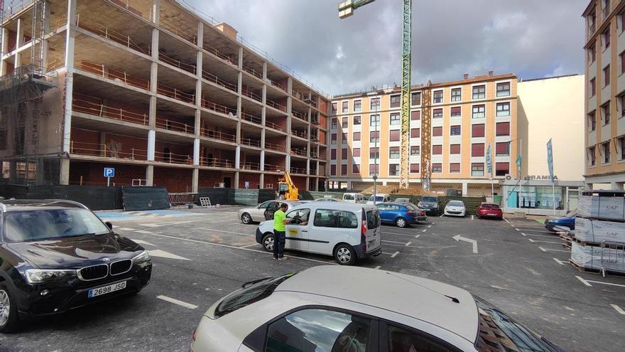 Vídeo | Plazas de aparcamiento en la calle Prim de Badajoz