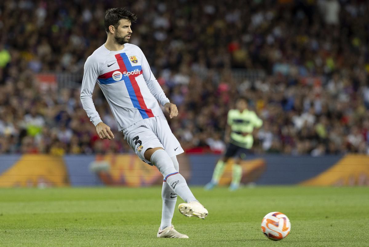 Gerard Piqué: Como Busquets, el club sigue trabajando con una rebaja salarial para poder inscribir a Koundé y a los fichajes que puedan llegar Gerard Piqué: Como Busquets, el club sigue trabajando con una rebaja salarial para poder inscribir a Koundé y a los fichajes que puedan llegar