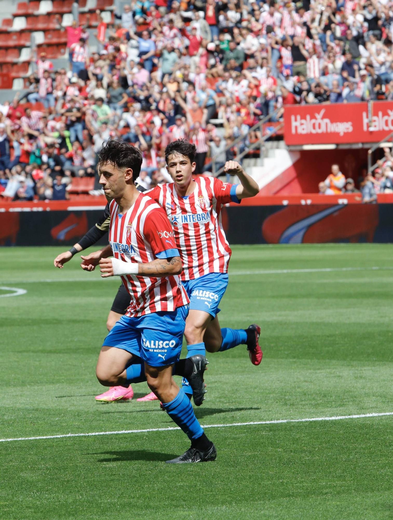 EN IMÁGENES: El Sporting vence al Lugo en El Molinón con un gran ambiente