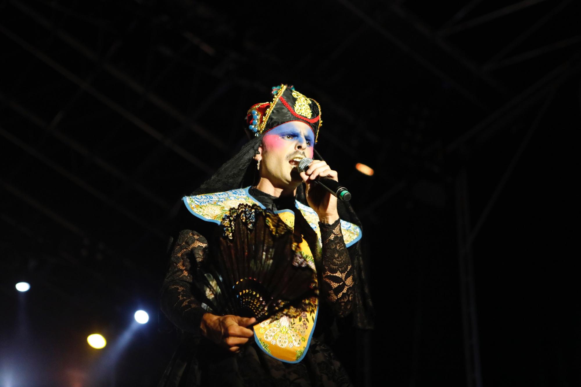 En imágenes: Concierto de Rodrigo Cuevas en la playa de Poniente