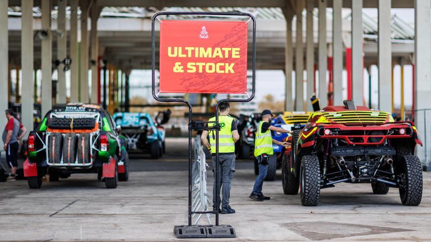 Barcelona vibra con la &quot;magia del Dakar&quot; en el Port Vell