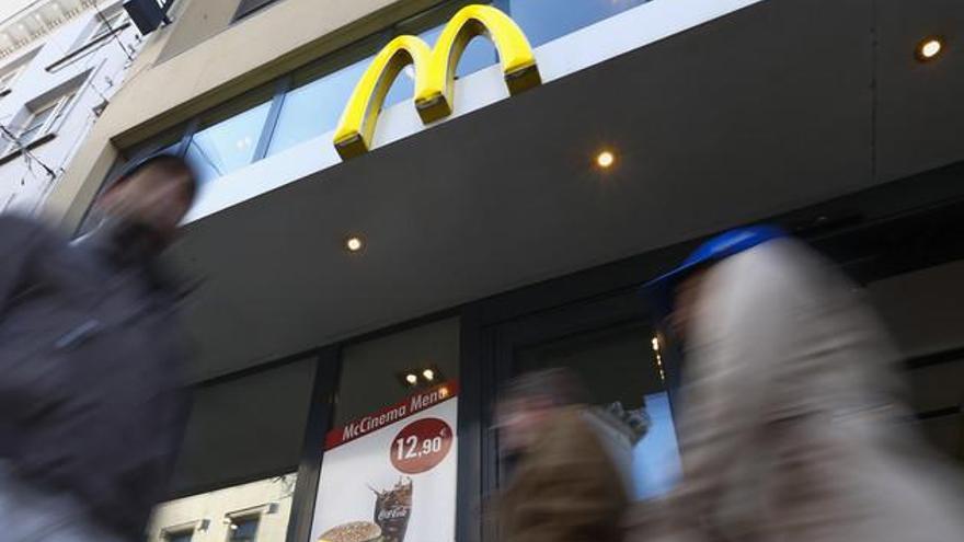 McDonald&#039;s España retirará las pajitas de plástico y subastará la última en Ebay