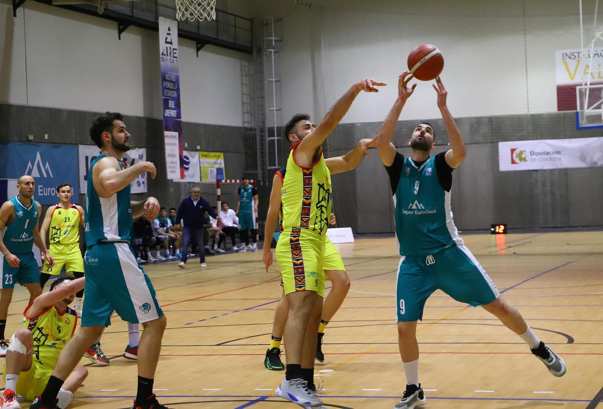 El derbi Camper Eurogaza UCB - Climanavas Agrometal Peñarroya en imágenes