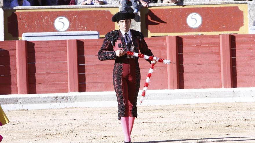 El banderillero Javier Gómez Pascual  se recupera de una cogida en Valencia