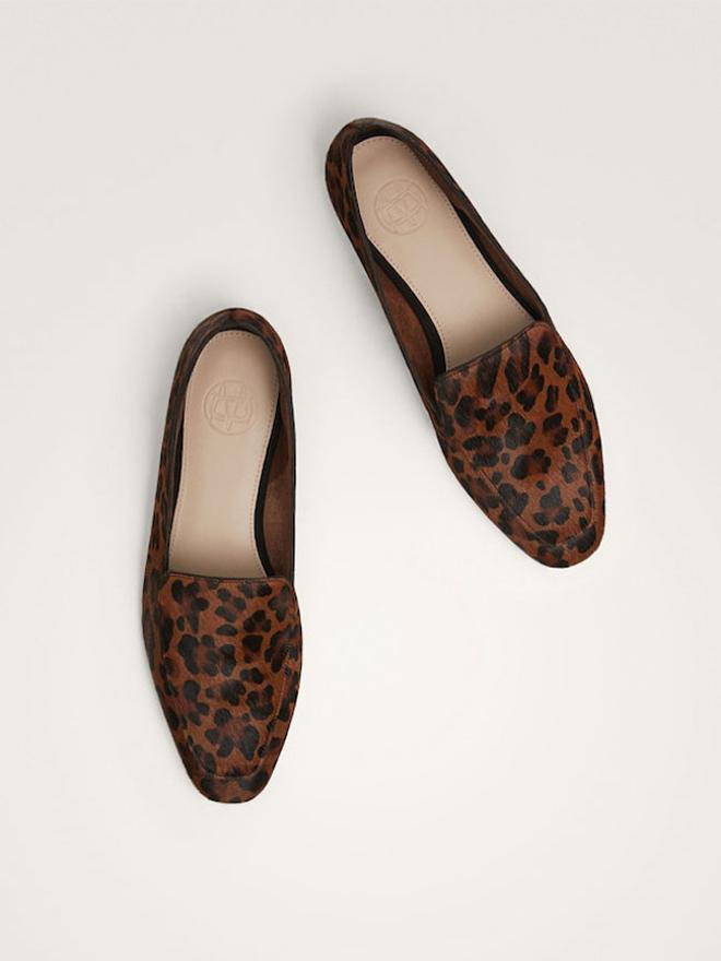 Mocasín de piel y animal print de Massimo Dutti