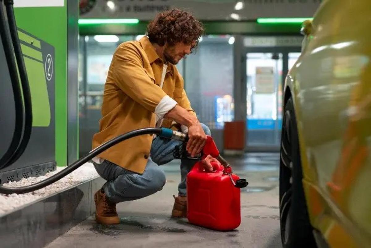 ¿Es legal comprar y transportar combustible en bidones?