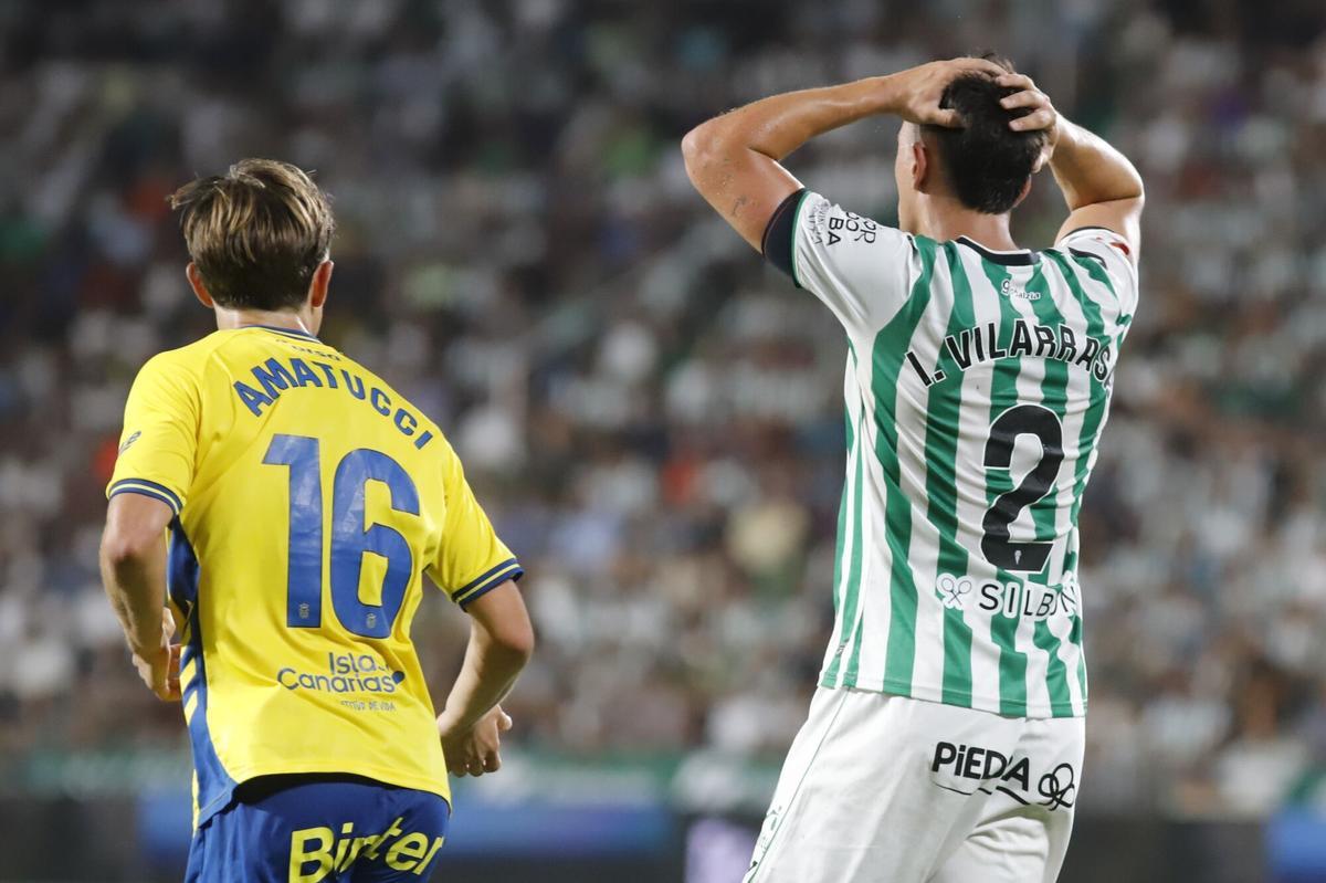 Ignasi Vilarrasa se lamenta tras una acción con el Córdoba CF ante la UD Las Palmas.
