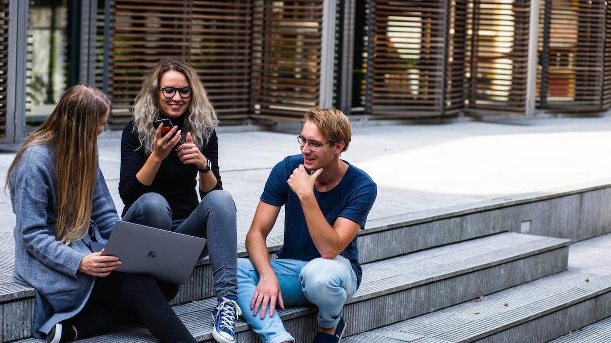 La Xunta convoca ayudas para estudiar idiomas en el extranjero: plazos, requisitos y cuantías