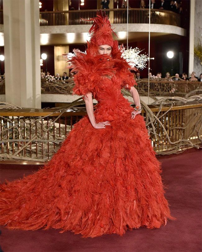 Karlie Kloss abre el desfile de Alta Moda de Dolce &amp; Gabbana en Nueva York
