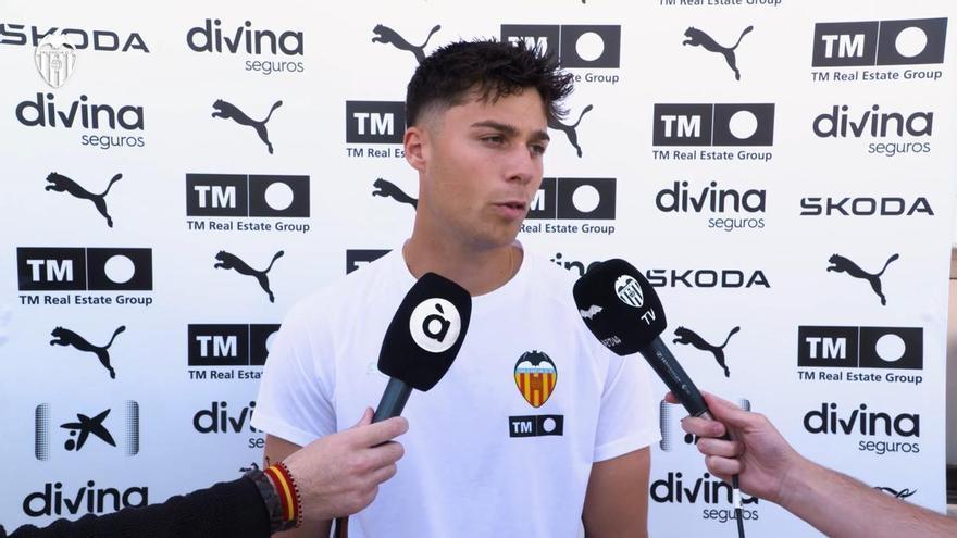 VÍDEO VALENCIA CF | Vicent Abril da pistas sobre su futuro