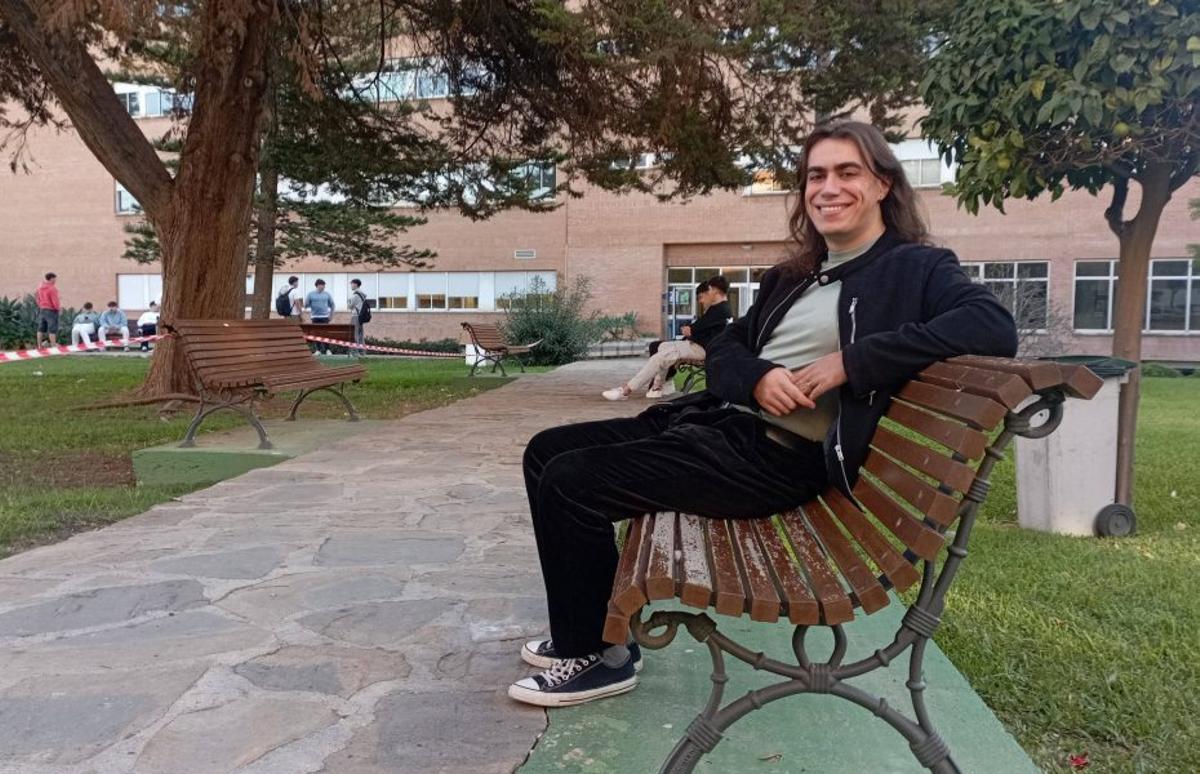 Christian Senkl, de ADUMA, en la Facultad de Económicas. | A.V.