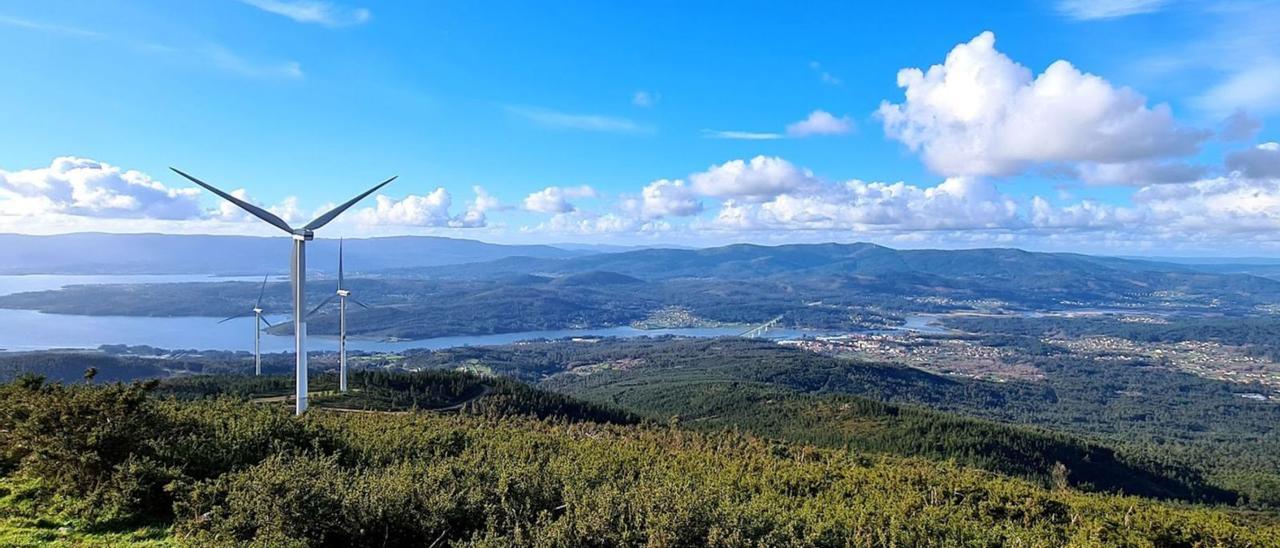 Aerogeneradores del parque eólico del monte Xiabre.   | // IÑAKI ABELLA