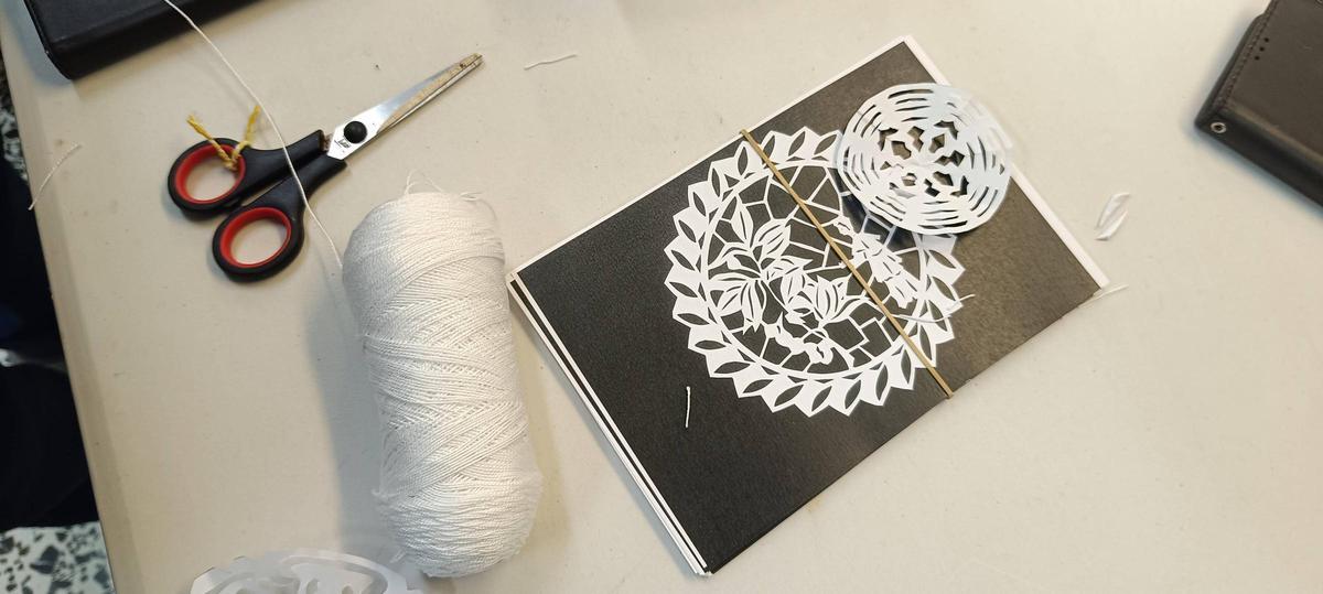 Las herramientas para el taller de 'neules'.