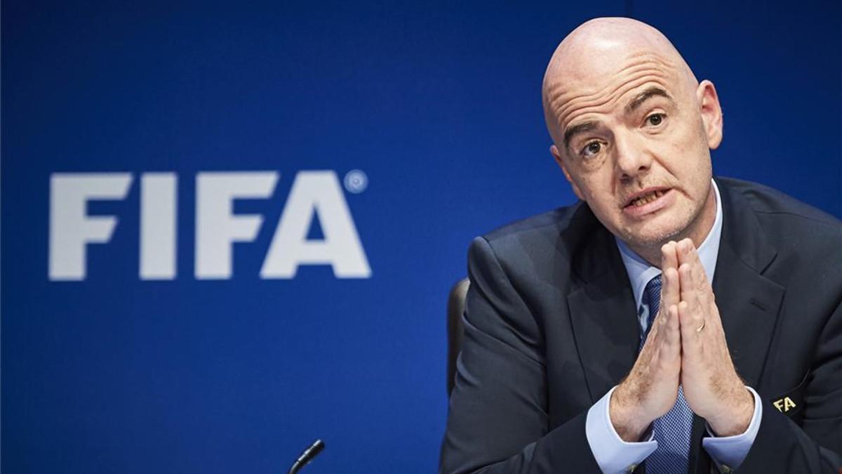 Gianni Infantino ya dio su primer golpe de mando en el fútbol mundial