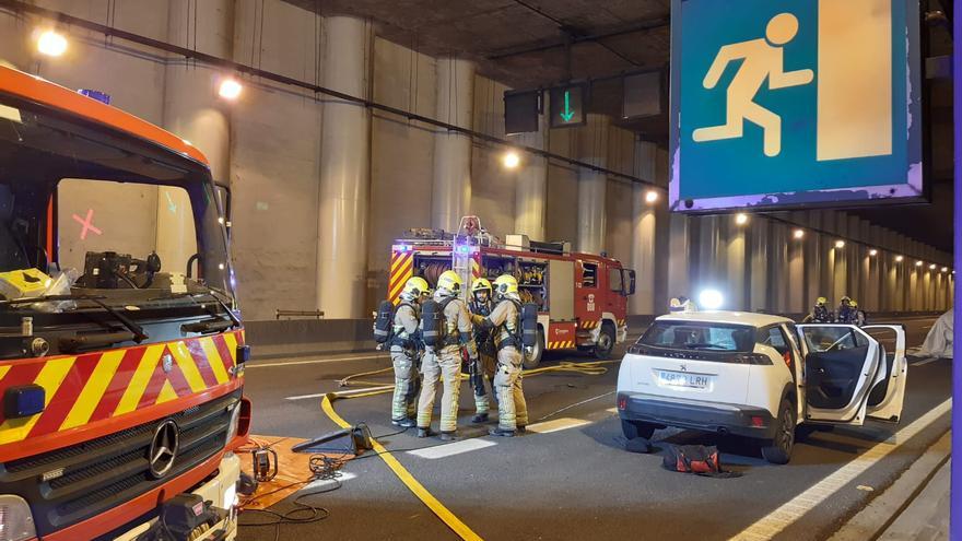 Un simulacro de incendio corta el tráfico de madrugada en el túnel de Santa Isabel de Zaragoza