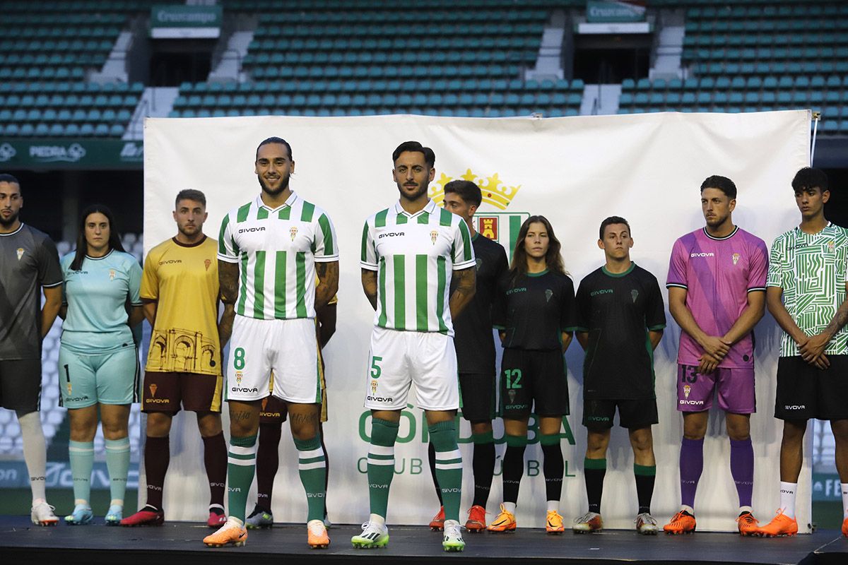 Presentación de las nuevas equipaciones del Córdoba CF