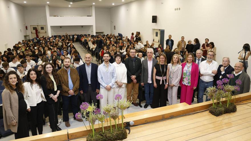 Tres alumnos de Ourense ganan el Premio Stephen Hawking por un trabajo sobre teoremas geométricos