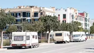 El Ayuntamiento de Palma sugiere a las personas que viven en caravanas que vayan a los servicios sociales