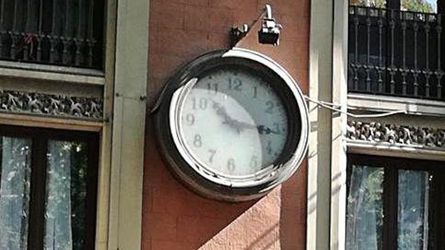 El rellotge de la Rambla, en l&#039;estat actual.