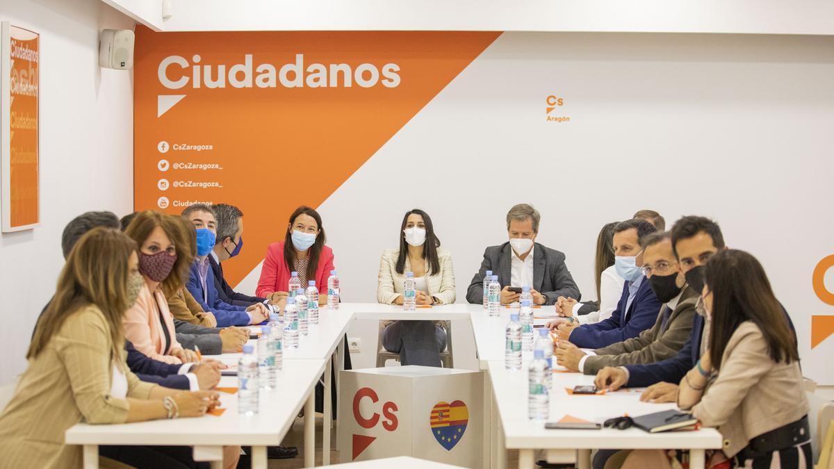 El Comité Autonómico de Cs Aragón se ha reunido este lunes en la sede de Pedro María Ric, en Zaragoza, con la presidencia de Inés Arrimadas.