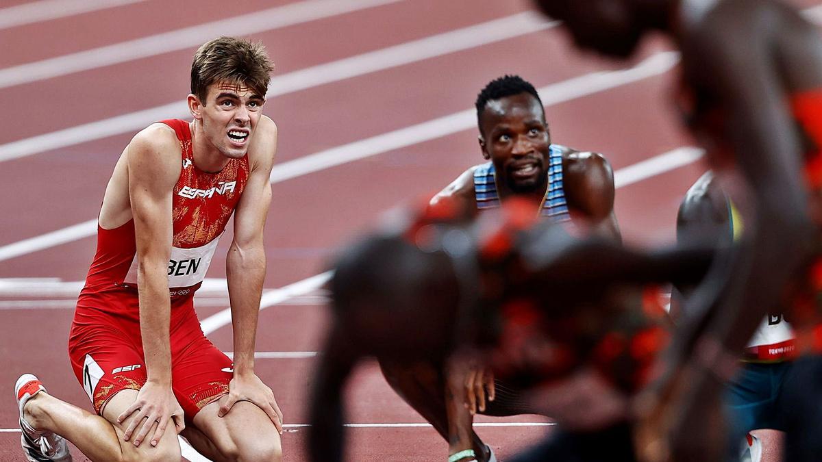 Adrián Ben, exhausto al final de la carrera. // J.I.RONCORONI